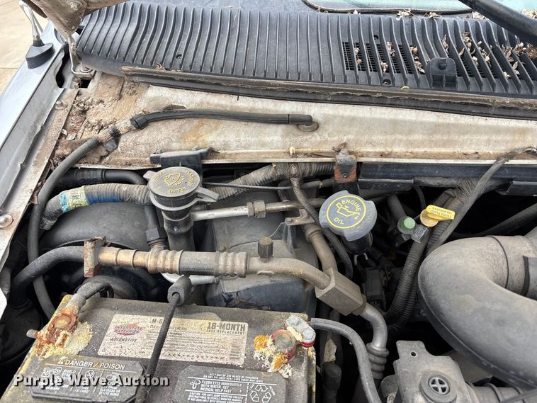 image for item FH6112 2000 Ford E250 van