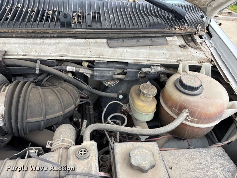 image for item FH6112 2000 Ford E250 van
