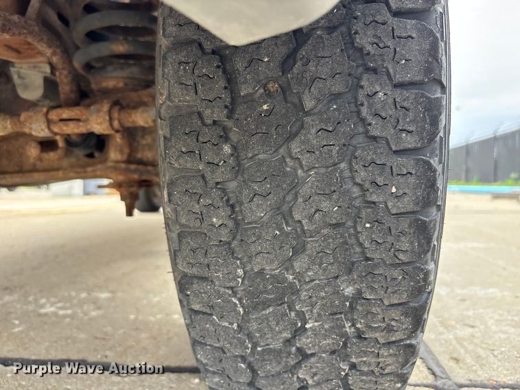 image for item FH6112 2000 Ford E250 van