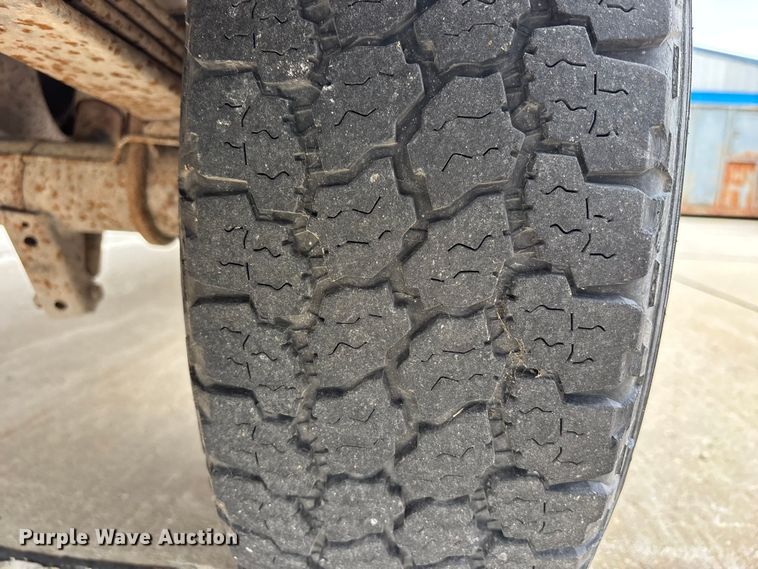 image for item FH6112 2000 Ford E250 van