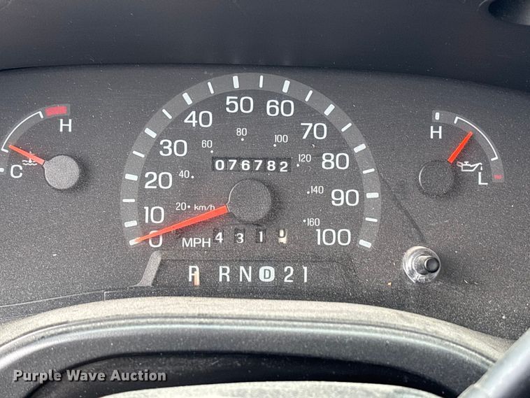 image for item FH6112 2000 Ford E250 van