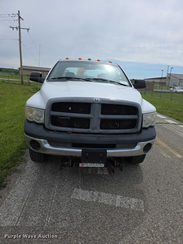 image for item FH6113 2005 Dodge Ram 3500 Ext. Cab pickup truck