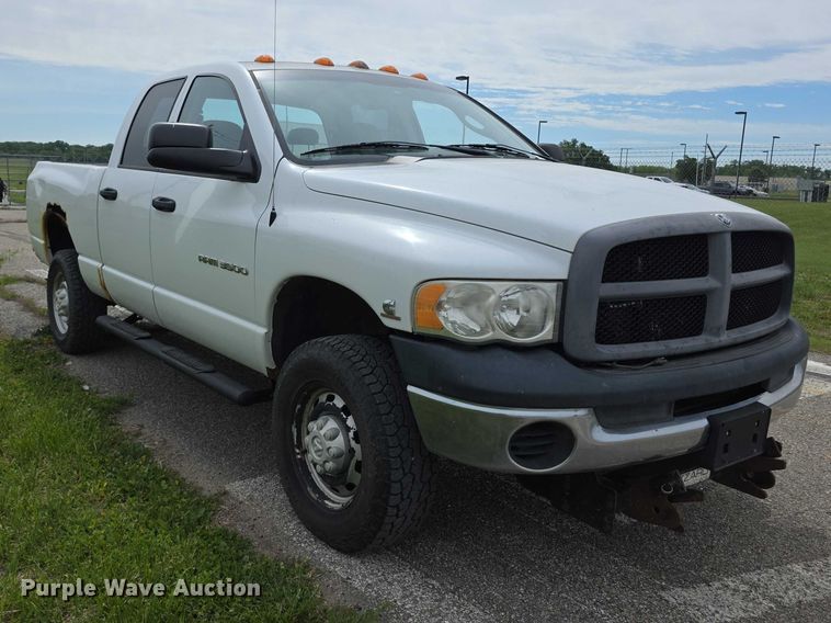 image for item FH6113 2005 Dodge Ram 3500 Ext. Cab pickup truck