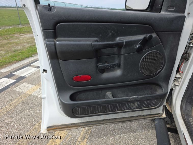image for item FH6113 2005 Dodge Ram 3500 Ext. Cab pickup truck