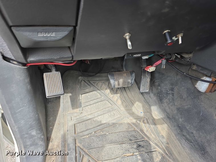 image for item FH6113 2005 Dodge Ram 3500 Ext. Cab pickup truck
