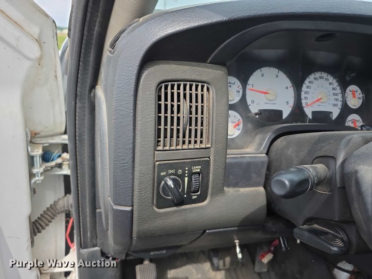 image for item FH6113 2005 Dodge Ram 3500 Ext. Cab pickup truck