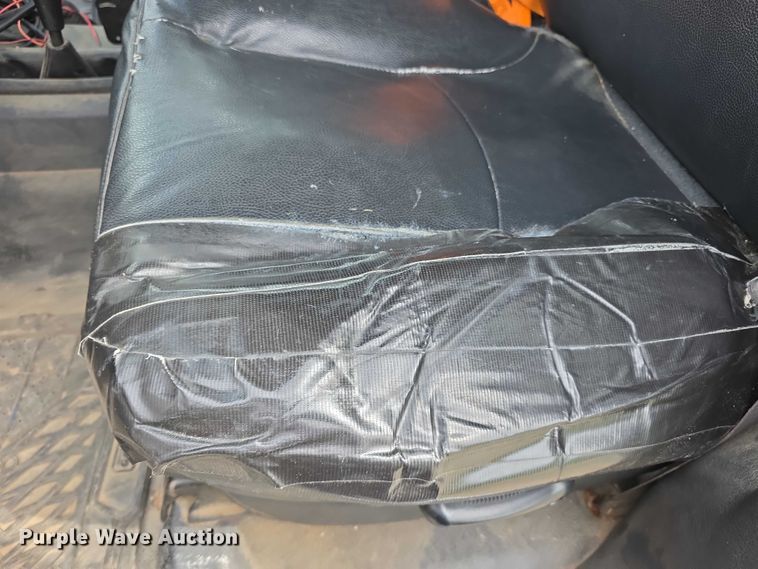 image for item FH6113 2005 Dodge Ram 3500 Ext. Cab pickup truck