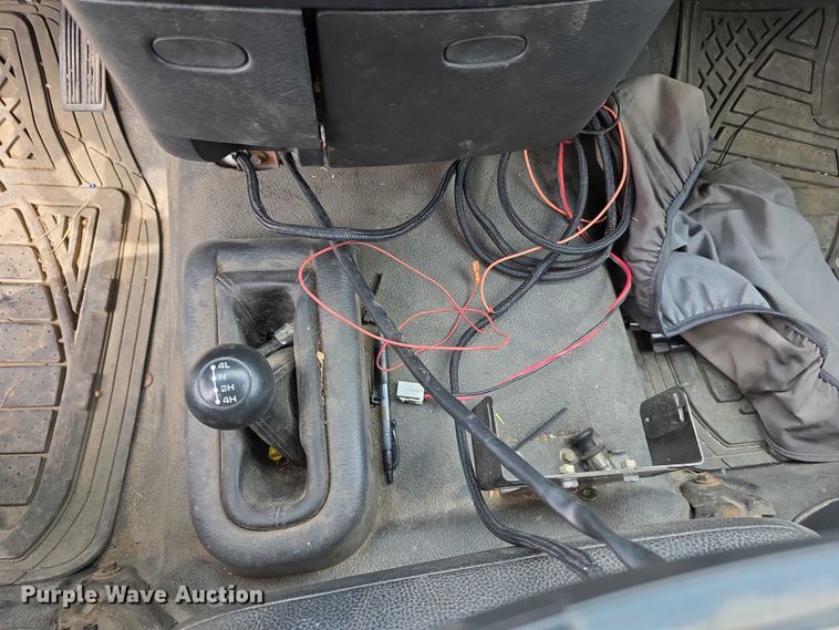image for item FH6113 2005 Dodge Ram 3500 Ext. Cab pickup truck
