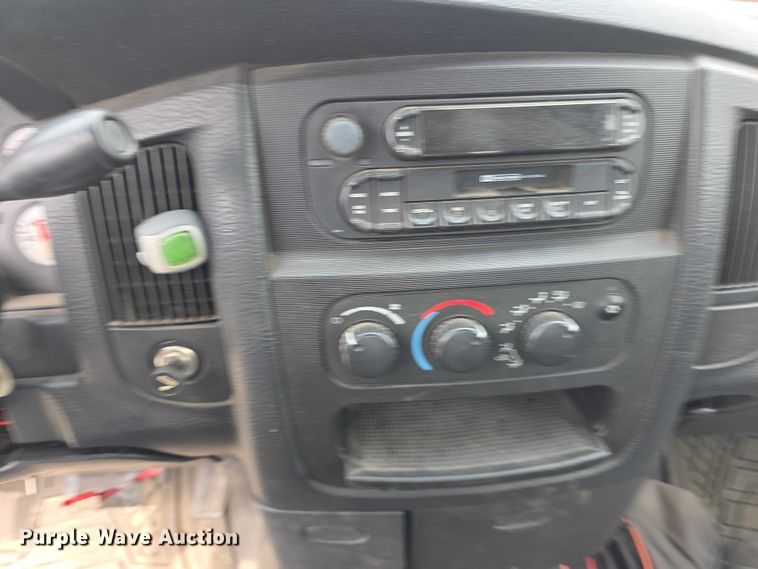 image for item FH6113 2005 Dodge Ram 3500 Ext. Cab pickup truck