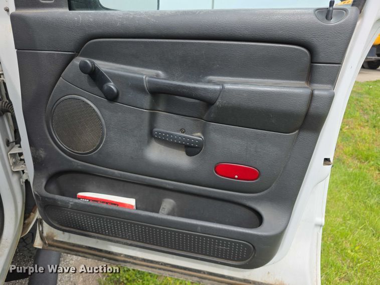 image for item FH6113 2005 Dodge Ram 3500 Ext. Cab pickup truck