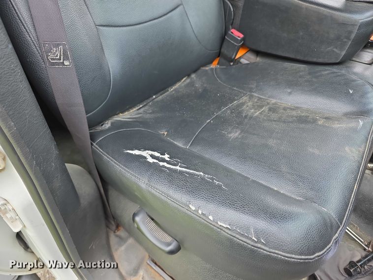 image for item FH6113 2005 Dodge Ram 3500 Ext. Cab pickup truck