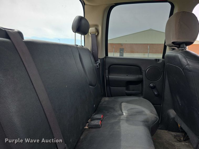 image for item FH6113 2005 Dodge Ram 3500 Ext. Cab pickup truck