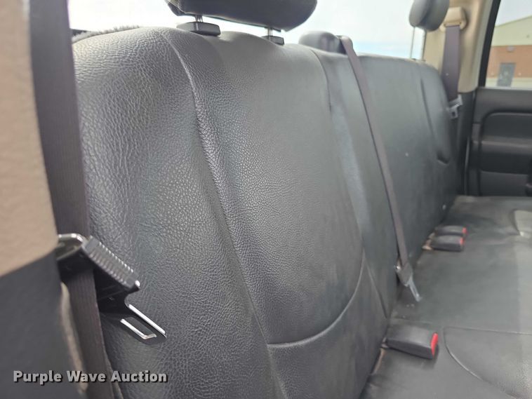 image for item FH6113 2005 Dodge Ram 3500 Ext. Cab pickup truck