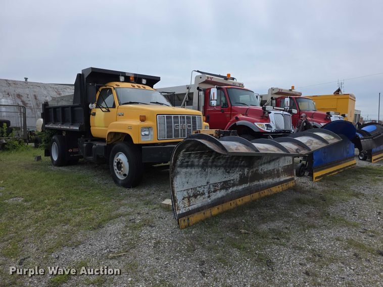 image for item FH6114 1996 GMC Topkick dump truck