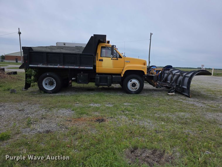 image for item FH6114 1996 GMC Topkick dump truck