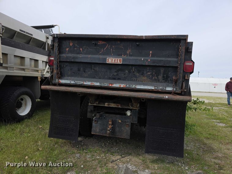 image for item FH6114 1996 GMC Topkick dump truck