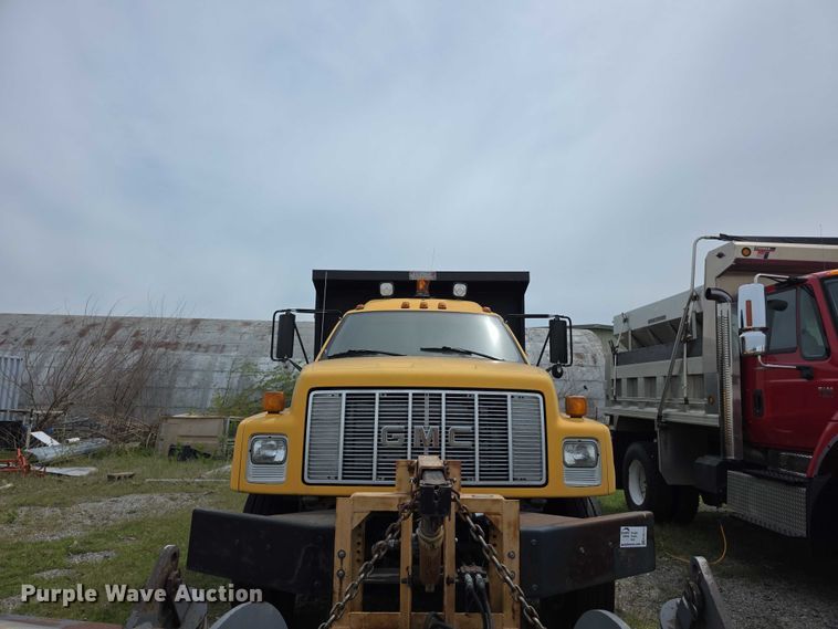 image for item FH6114 1996 GMC Topkick dump truck