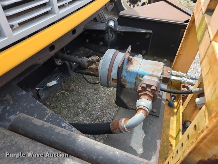image for item FH6114 1996 GMC Topkick dump truck