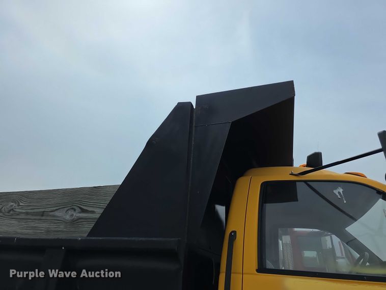image for item FH6114 1996 GMC Topkick dump truck