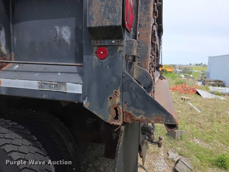 image for item FH6114 1996 GMC Topkick dump truck