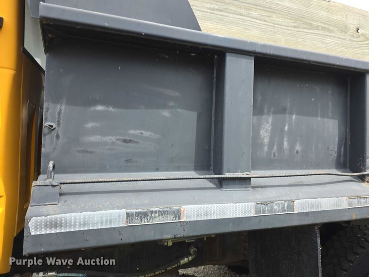 image for item FH6114 1996 GMC Topkick dump truck
