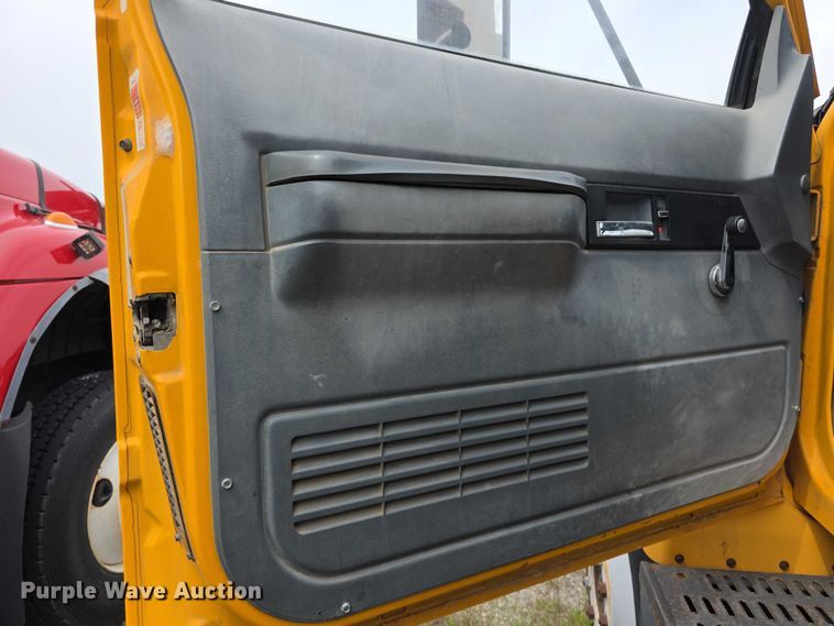 image for item FH6114 1996 GMC Topkick dump truck