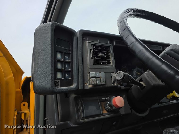 image for item FH6114 1996 GMC Topkick dump truck