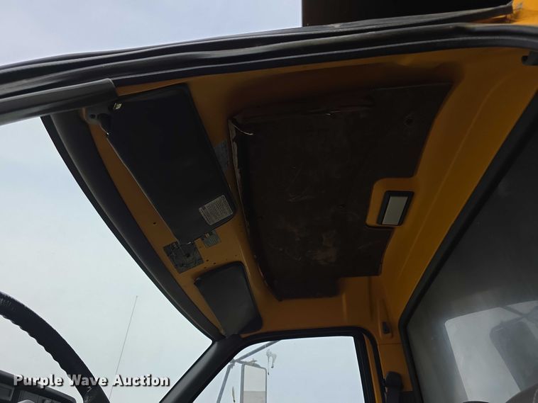 image for item FH6114 1996 GMC Topkick dump truck