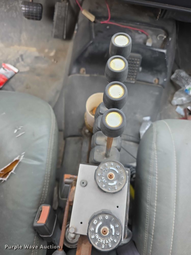 image for item FH6114 1996 GMC Topkick dump truck