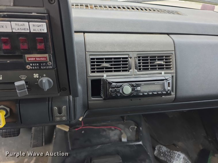 image for item FH6114 1996 GMC Topkick dump truck