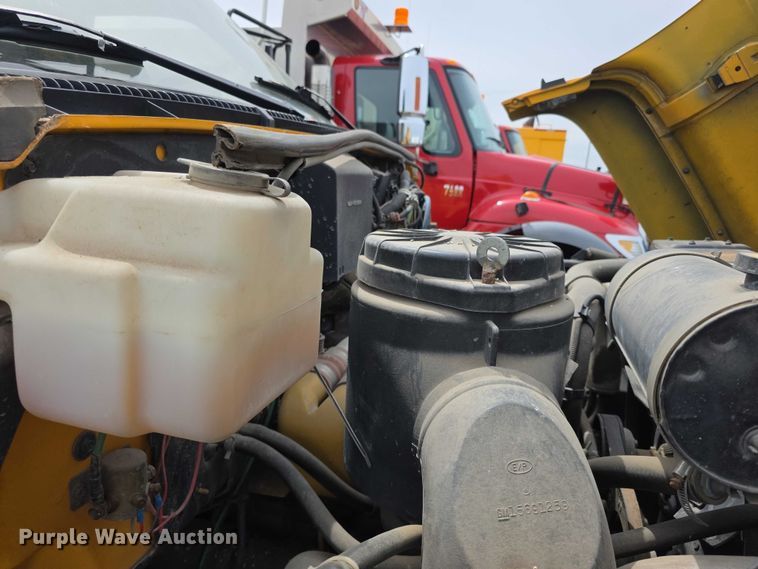 image for item FH6114 1996 GMC Topkick dump truck