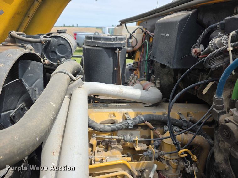 image for item FH6114 1996 GMC Topkick dump truck