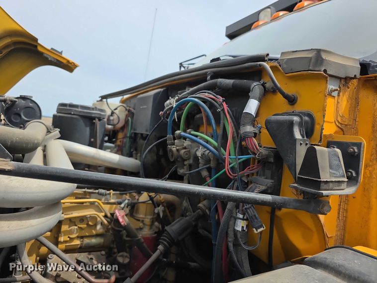 image for item FH6114 1996 GMC Topkick dump truck