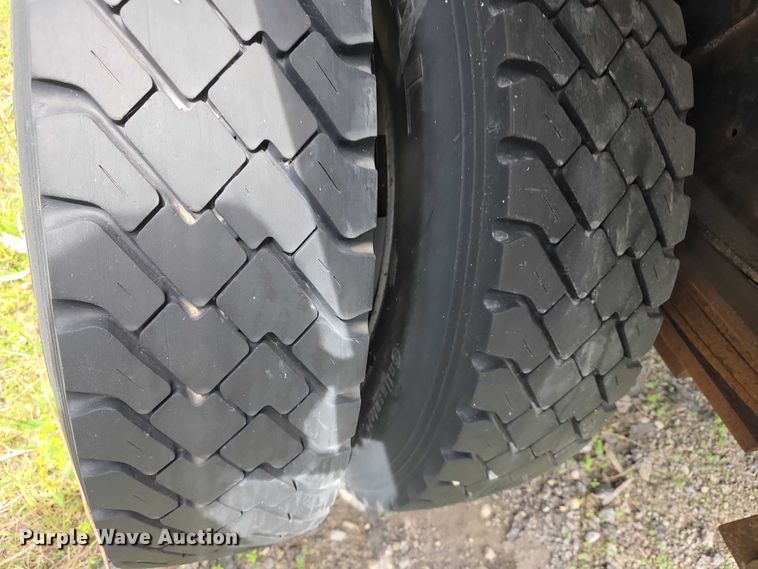 image for item FH6114 1996 GMC Topkick dump truck