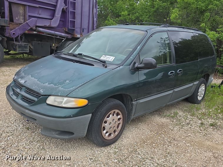 image for item FH6116 1996 Dodge Grand Caravan LE van