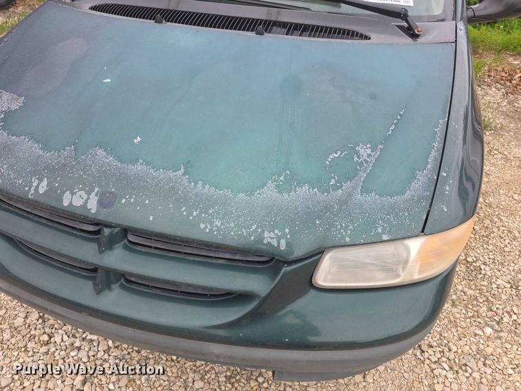 image for item FH6116 1996 Dodge Grand Caravan LE van