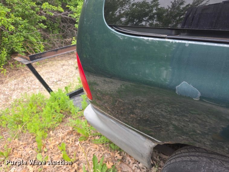 image for item FH6116 1996 Dodge Grand Caravan LE van