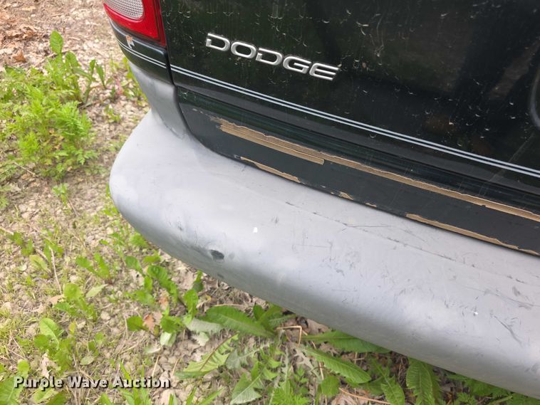 image for item FH6116 1996 Dodge Grand Caravan LE van