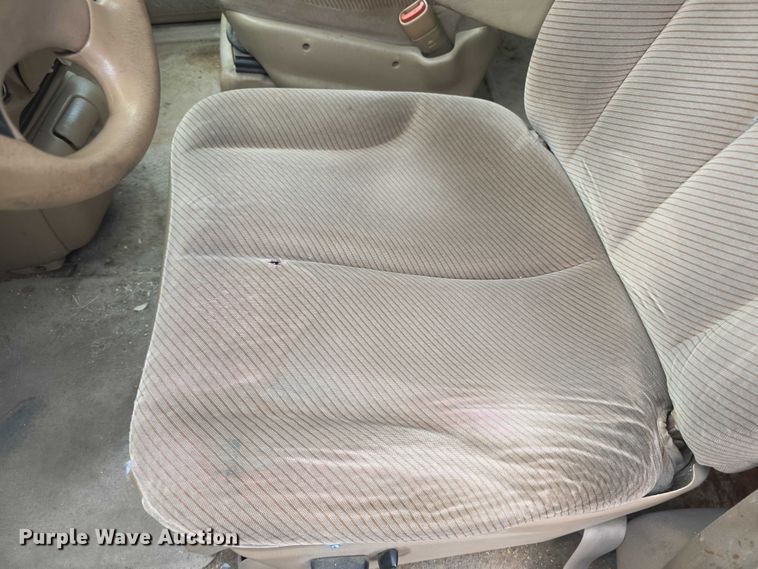 image for item FH6116 1996 Dodge Grand Caravan LE van