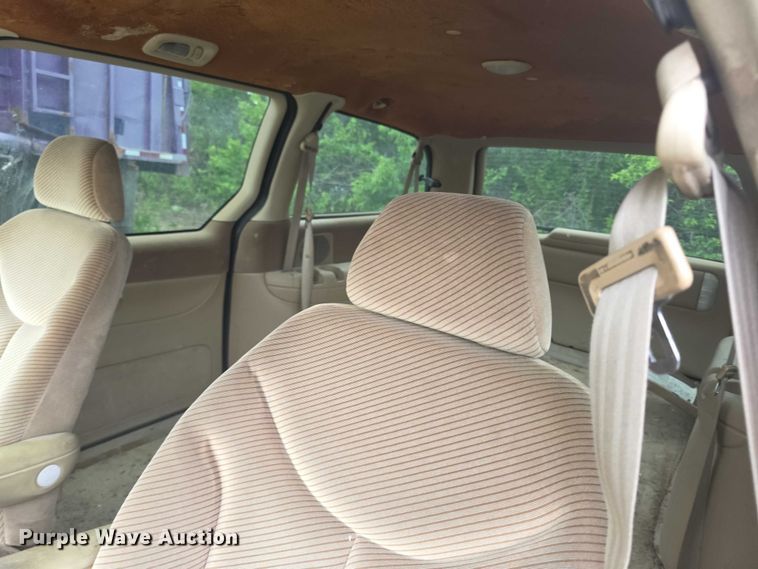 image for item FH6116 1996 Dodge Grand Caravan LE van