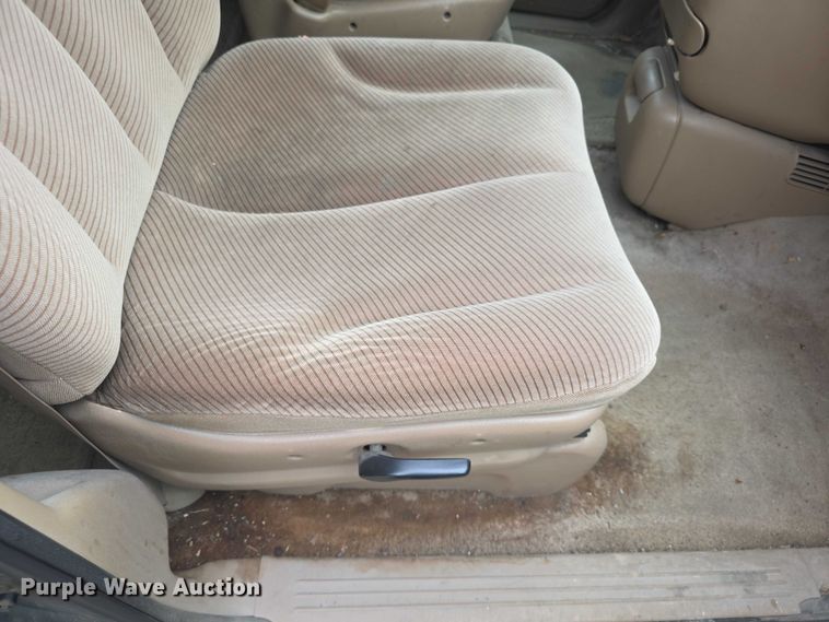 image for item FH6116 1996 Dodge Grand Caravan LE van