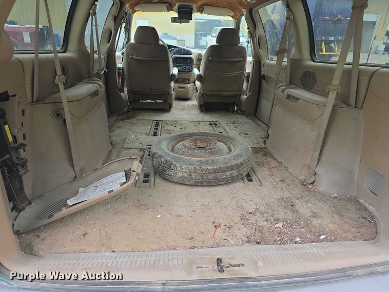 image for item FH6116 1996 Dodge Grand Caravan LE van