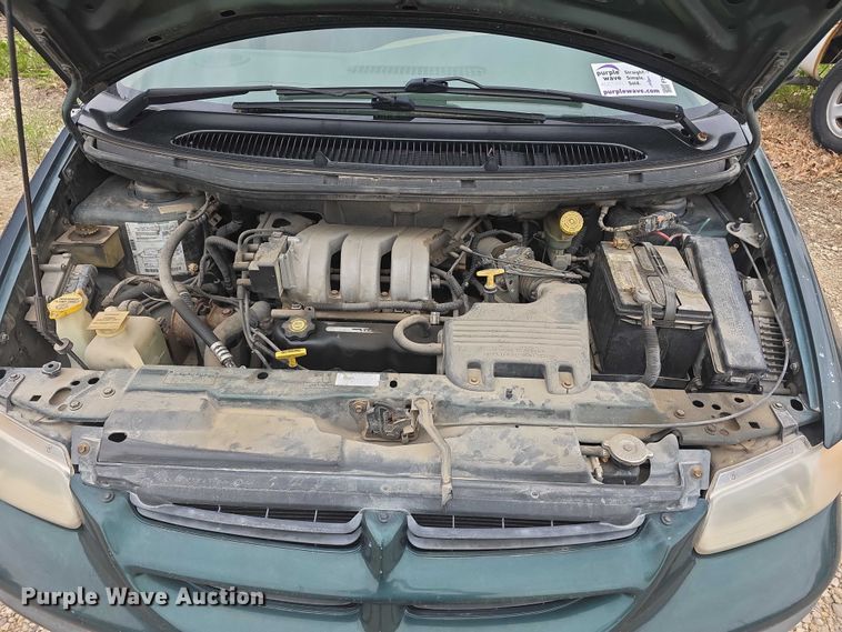 image for item FH6116 1996 Dodge Grand Caravan LE van
