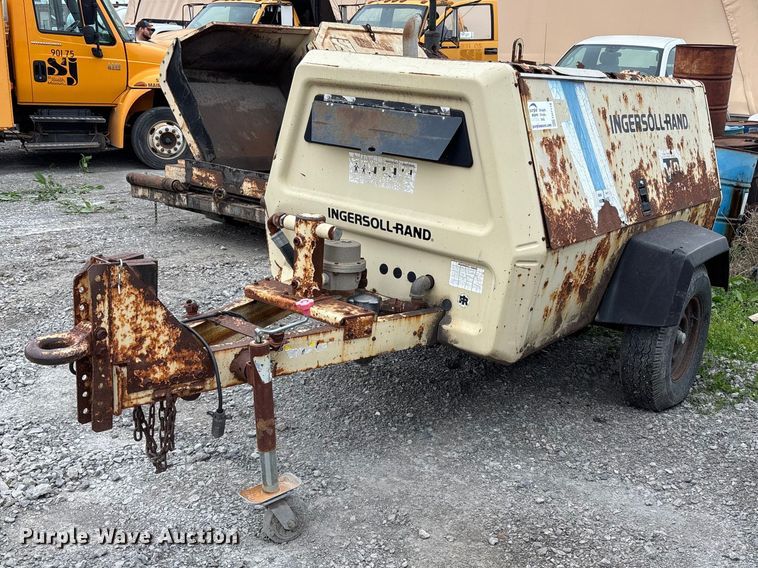 image for item FH7118 1993 Ingersoll-Rand 185 air compressor