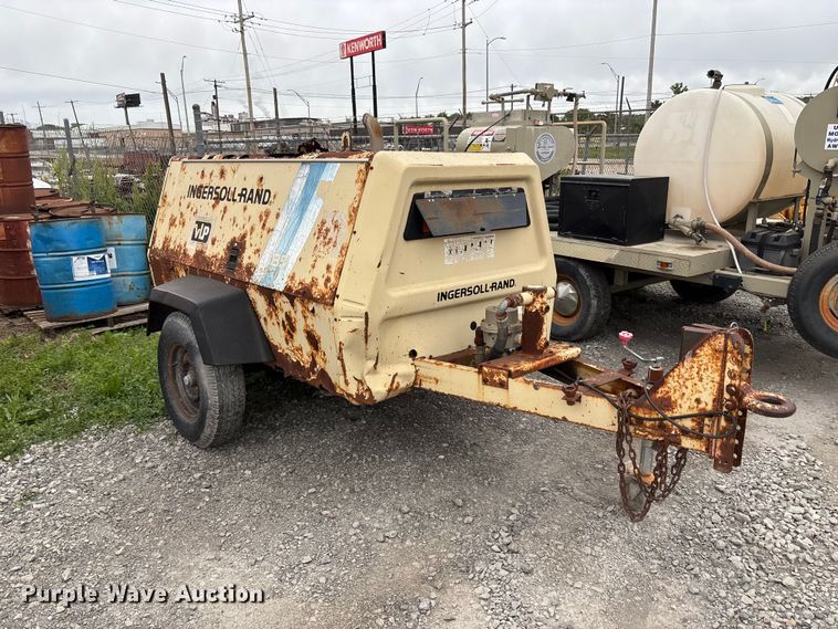 image for item FH7118 1993 Ingersoll-Rand 185 air compressor