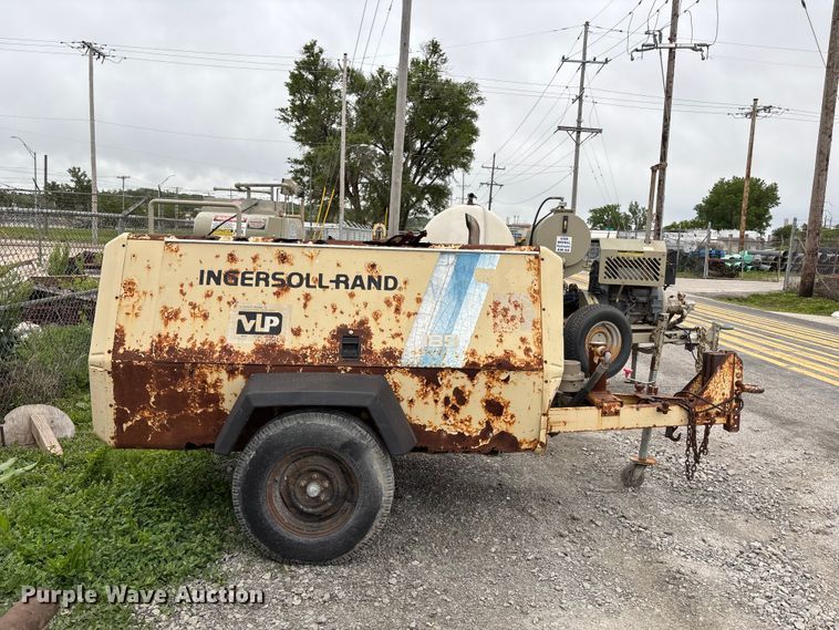 image for item FH7118 1993 Ingersoll-Rand 185 air compressor