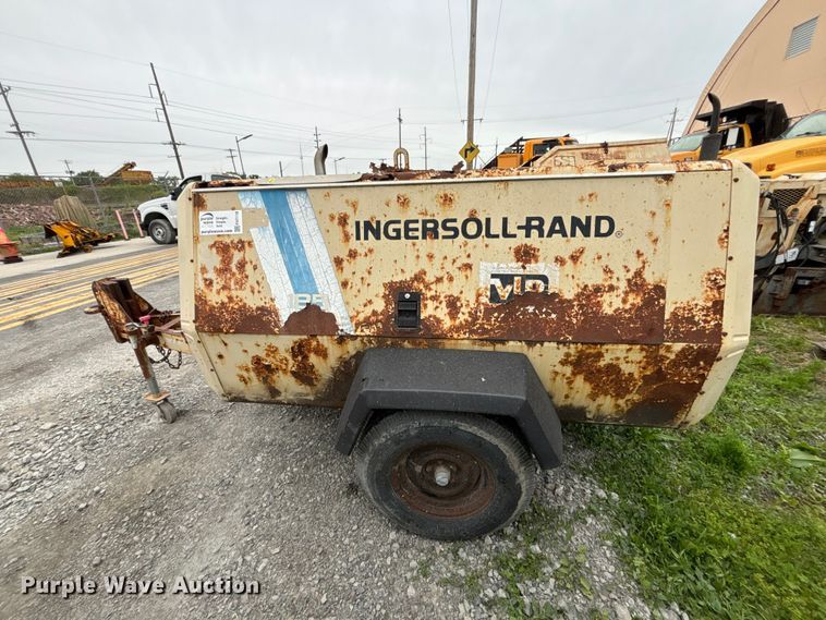 image for item FH7118 1993 Ingersoll-Rand 185 air compressor