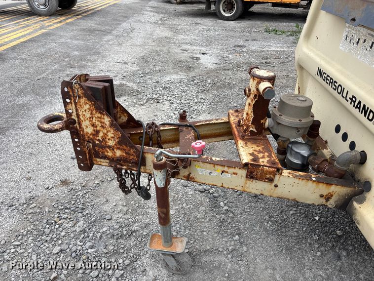 image for item FH7118 1993 Ingersoll-Rand 185 air compressor
