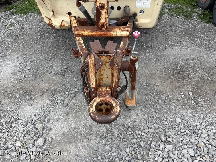 image for item FH7118 1993 Ingersoll-Rand 185 air compressor