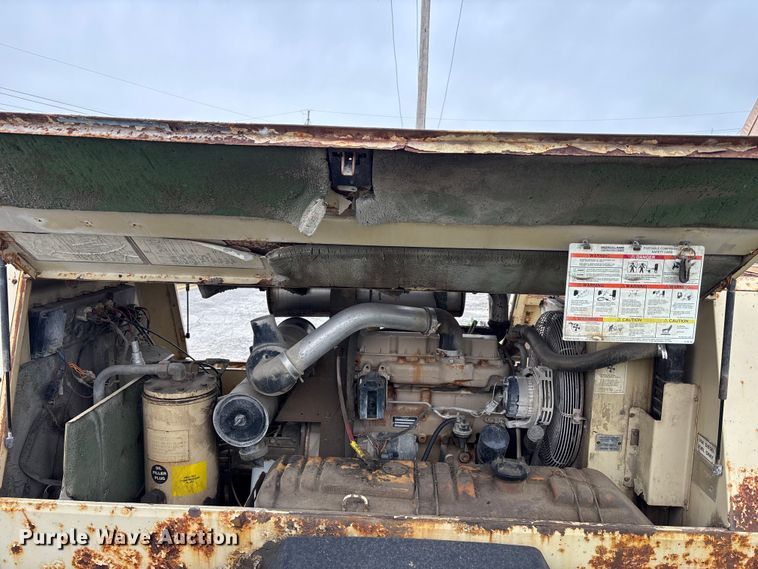 image for item FH7118 1993 Ingersoll-Rand 185 air compressor
